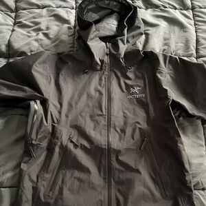 Arc’teryx Mens Beta LT Size Large Black Gore-tex Jacket